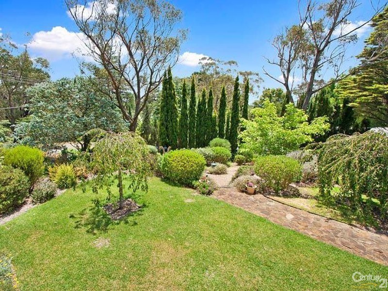 3 Walmer Cres, Wentworth Falls NSW 2782