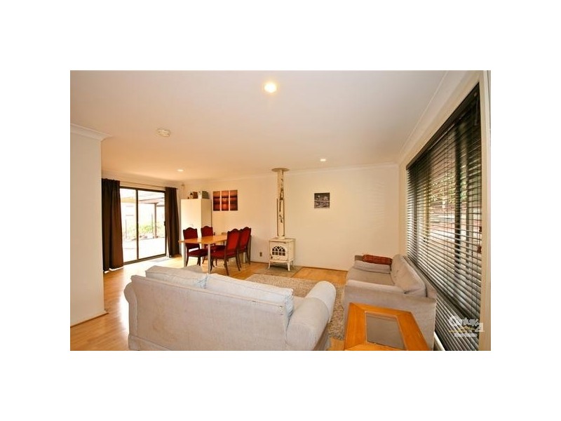 121 Henderson Rd, Wentworth Falls NSW 2782