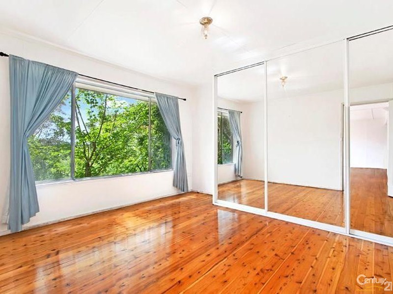 33 Westbourne Ave, Wentworth Falls NSW 2782