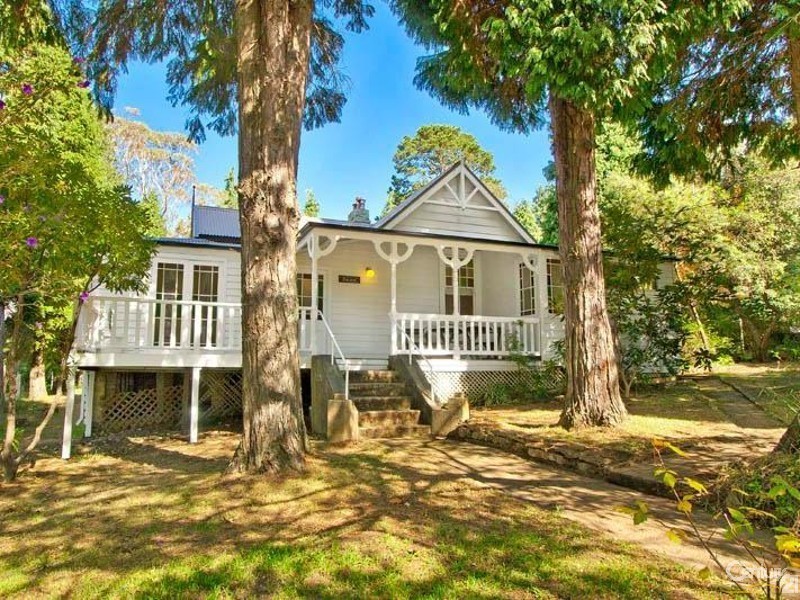 29  Westbourne Ave, Wentworth Falls NSW 2782