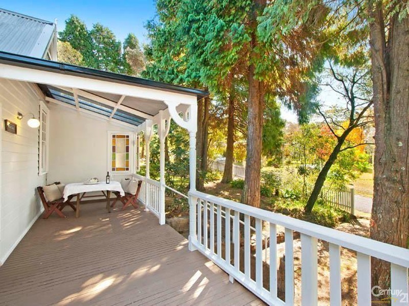 29  Westbourne Ave, Wentworth Falls NSW 2782