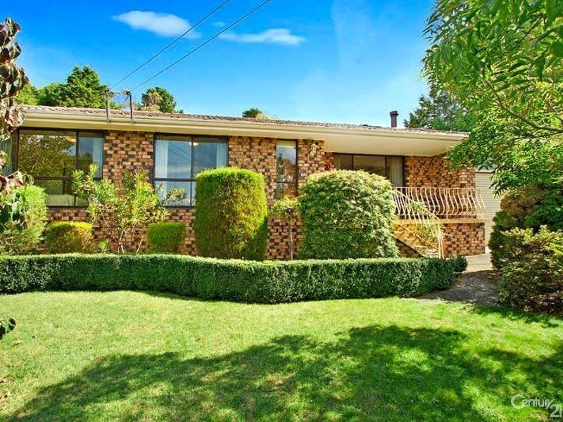 6 Yanko Ave, Wentworth Falls NSW 2782