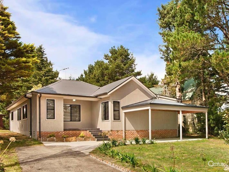 92 Tableland Rd, Wentworth Falls NSW 2782