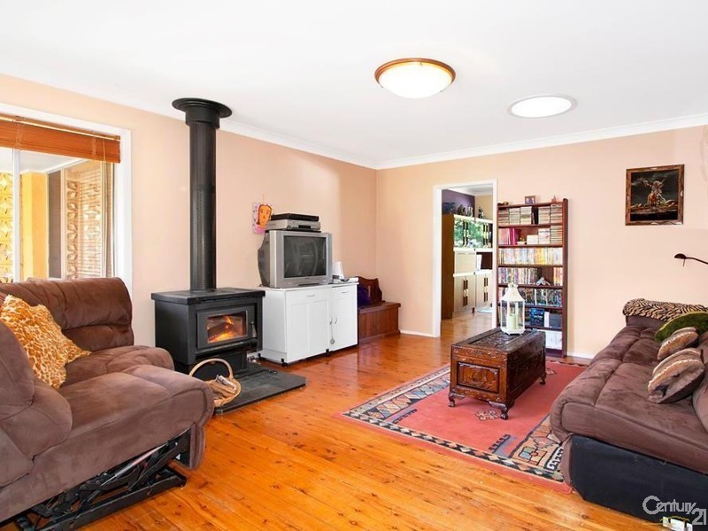 4 Kitchener Avenue, Wentworth Falls NSW 2782