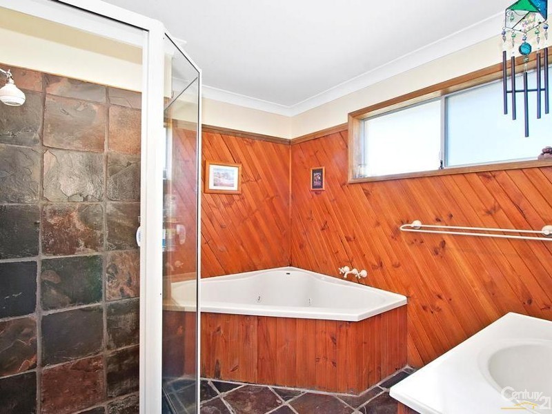 4 Kitchener Avenue, Wentworth Falls NSW 2782