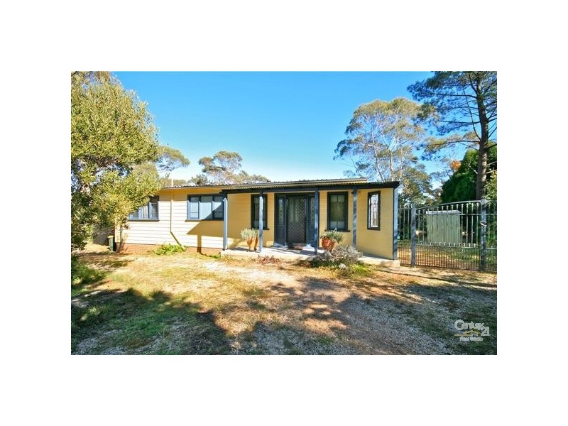 12 Blaxland Rd, Wentworth Falls NSW 2782