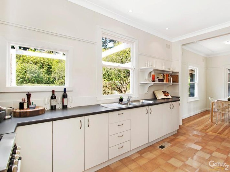 104 Blaxland Road, Wentworth Falls NSW 2782