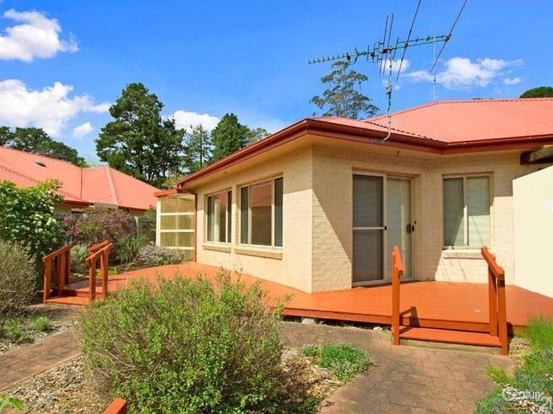 3/43-45 Falls Road, Wentworth Falls NSW 2782
