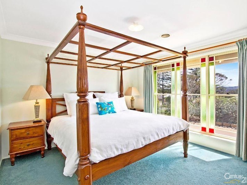 90 Tableland Rd, Wentworth Falls NSW 2782