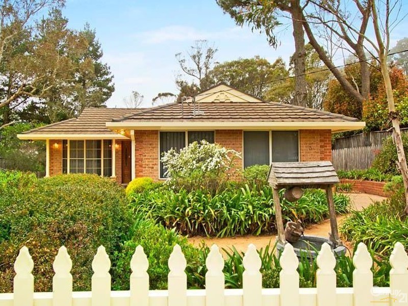 8 Tableland Rd, Wentworth Falls NSW 2782