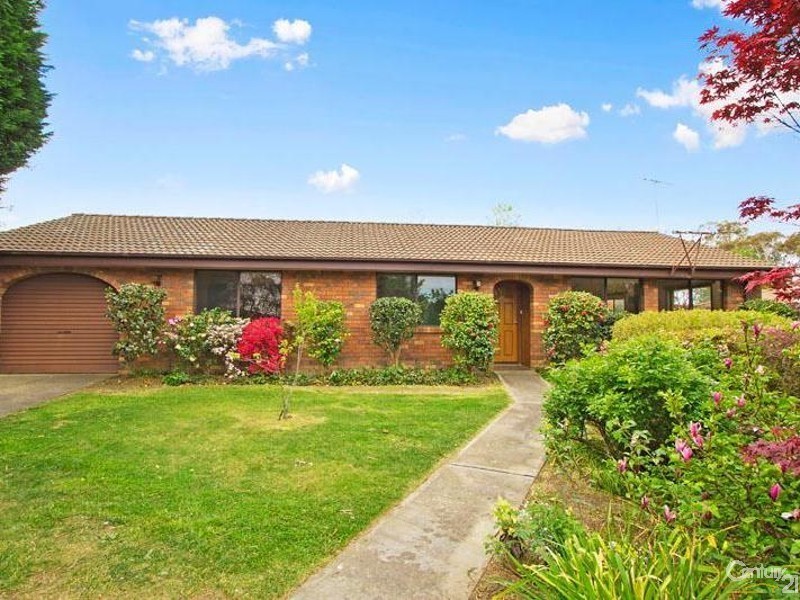 76 Bate St, Wentworth Falls NSW 2782