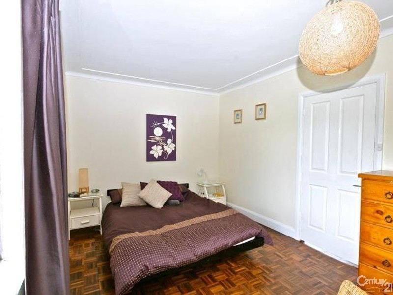 60 Taylor Ave, Wentworth Falls NSW 2782