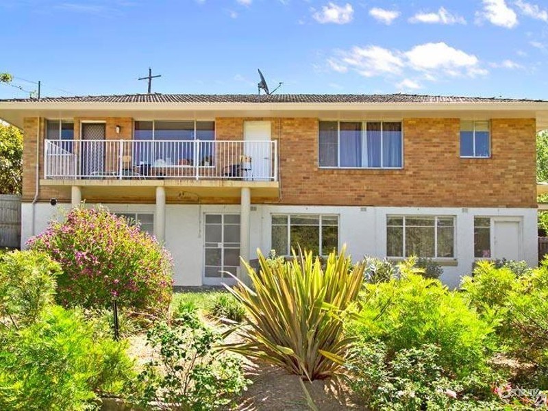 60 Taylor Ave, Wentworth Falls NSW 2782