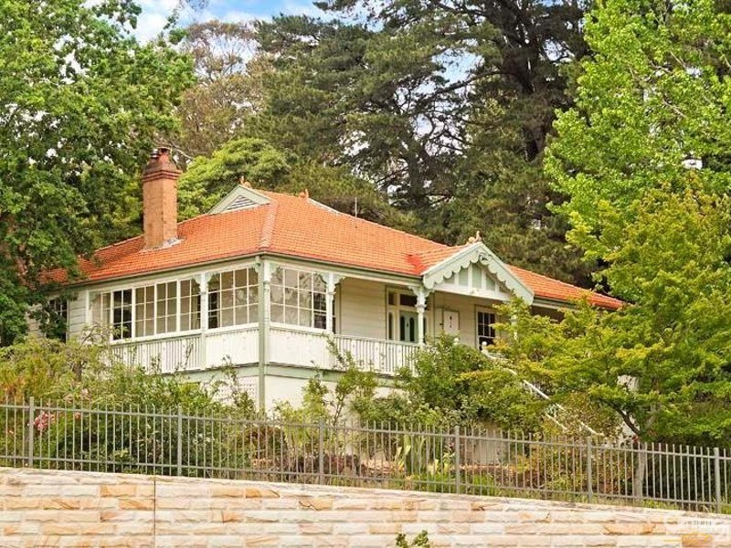 106 Great Western Highway, Wentworth Falls NSW 2782
