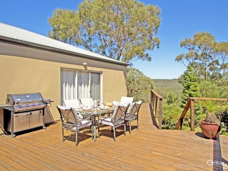 18 Lamartine Ave, Wentworth Falls NSW 2782