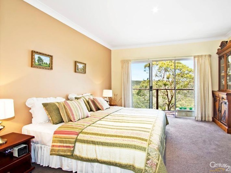 18 Lamartine Ave, Wentworth Falls NSW 2782