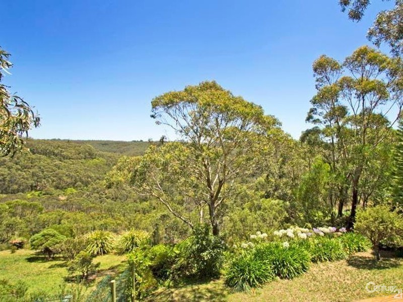 18 Lamartine Ave, Wentworth Falls NSW 2782