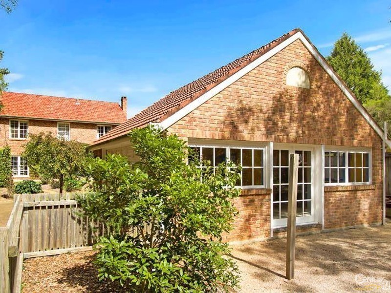 117 Waratah Rd, Wentworth Falls NSW 2782