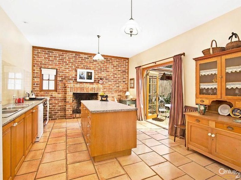 117 Waratah Rd, Wentworth Falls NSW 2782