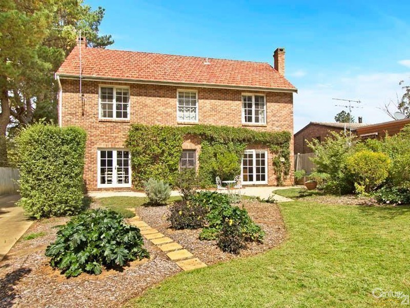 117 Waratah Rd, Wentworth Falls NSW 2782