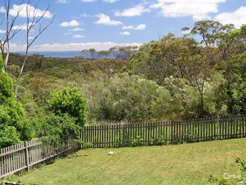 63 Tableland Rd, Wentworth Falls NSW 2782