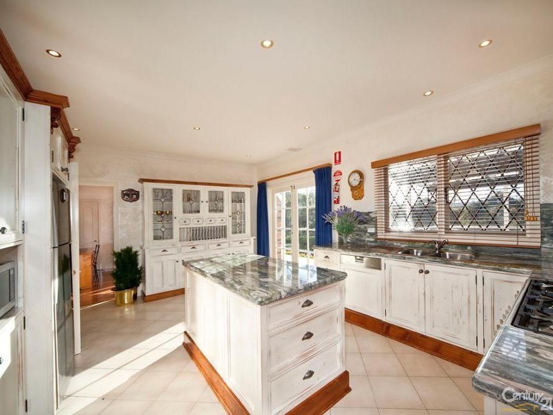 291 Blaxland Rd, Wentworth Falls NSW 2782