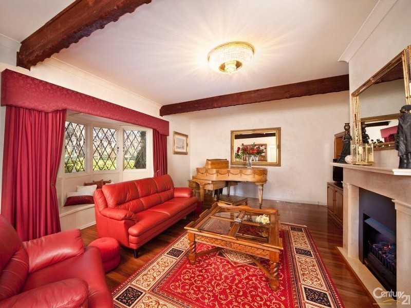 291 Blaxland Rd, Wentworth Falls NSW 2782