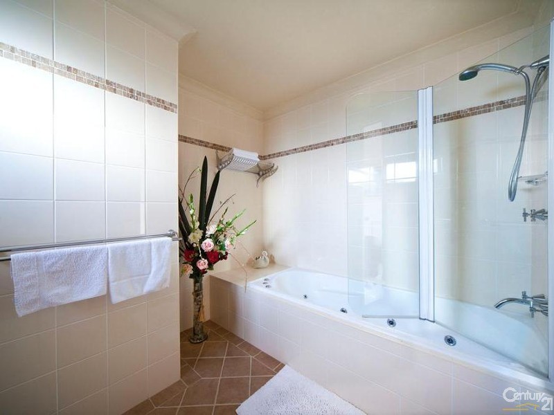 291 Blaxland Rd, Wentworth Falls NSW 2782