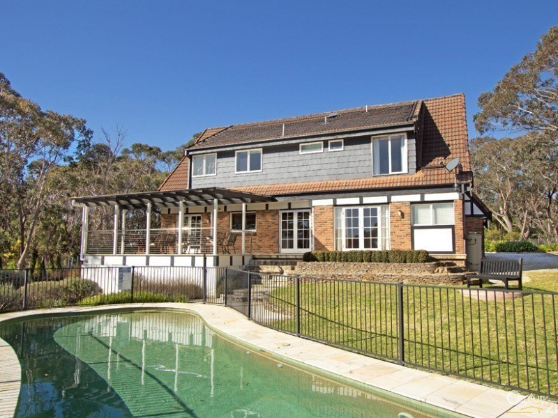 291 Blaxland Rd, Wentworth Falls NSW 2782