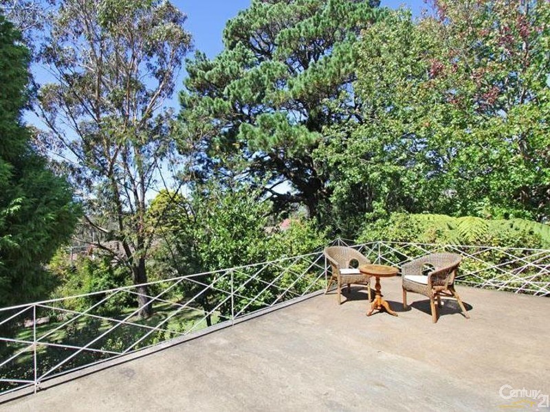 316 Blaxland Rd, Wentworth Falls NSW 2782