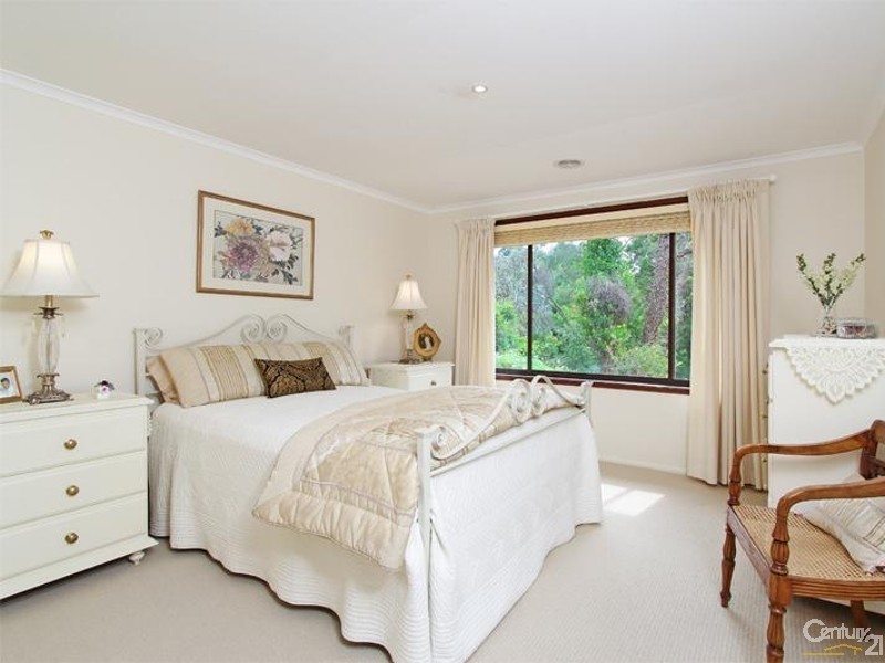 1 Quinns Ave, Leura NSW 2780