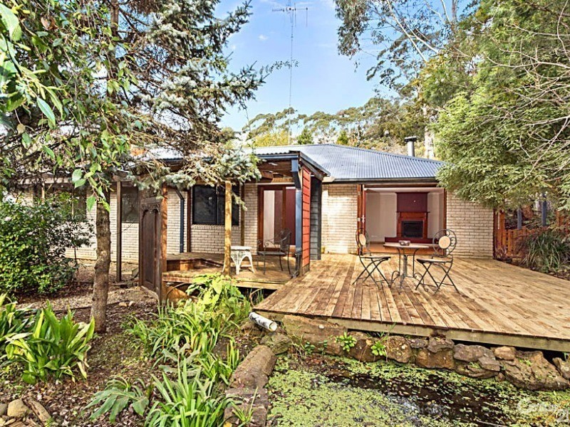 10 Strathearn Rd, Leura NSW 2780