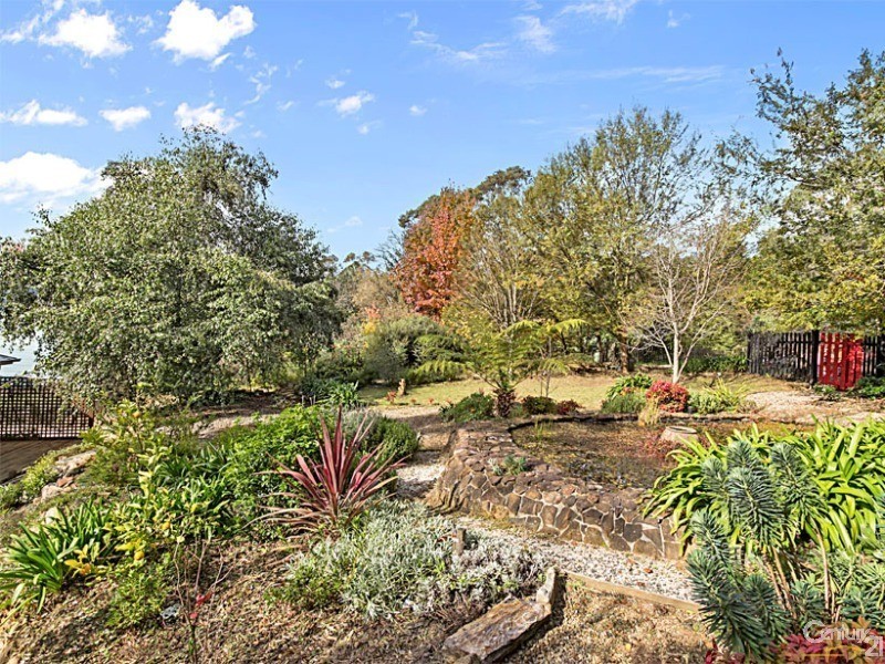 10 Strathearn Rd, Leura NSW 2780