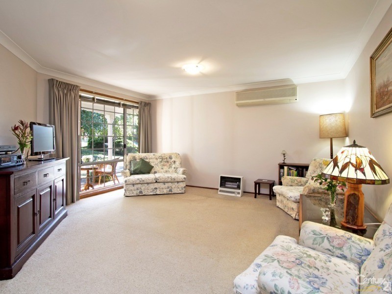 5 Flora St, Wentworth Falls NSW 2782