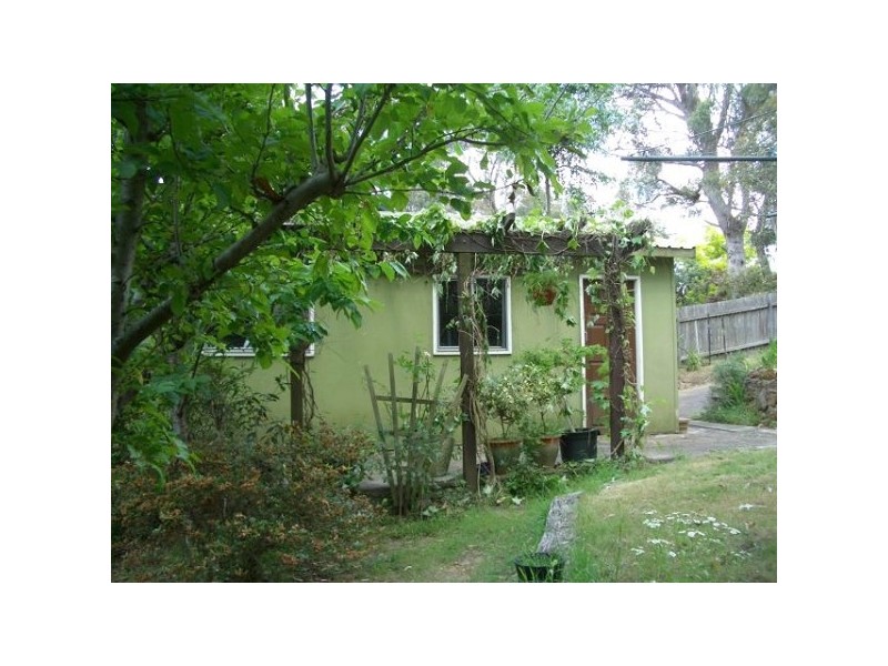 122 Henderson Road, Wentworth Falls NSW 2782