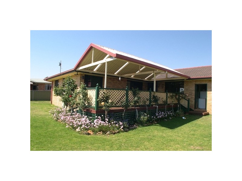 13 Loane Place, Dubbo NSW 2830