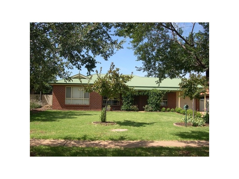 28 Twickenham Drive, Dubbo NSW 2830