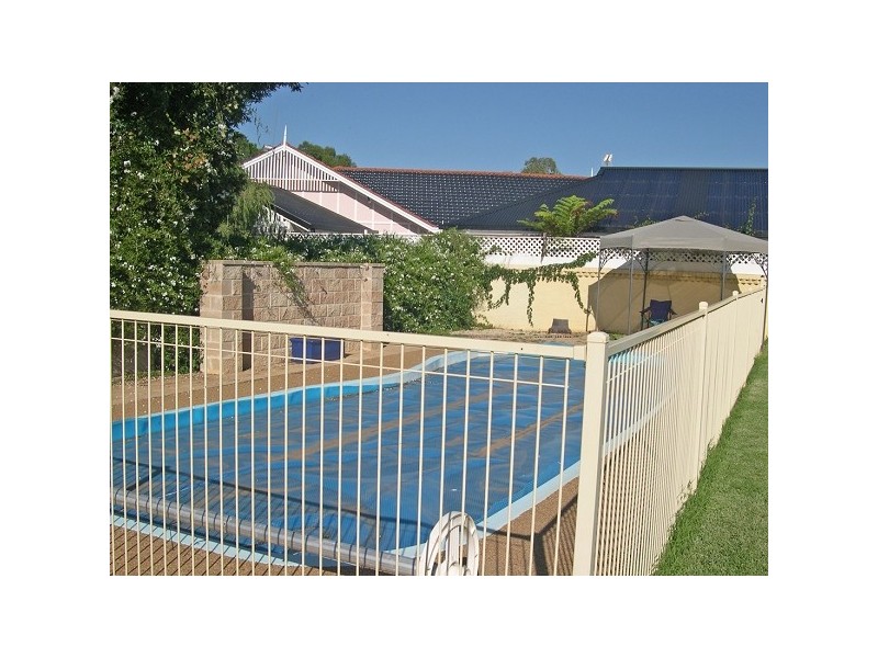 1 Hazelwood Drive, Dubbo NSW 2830