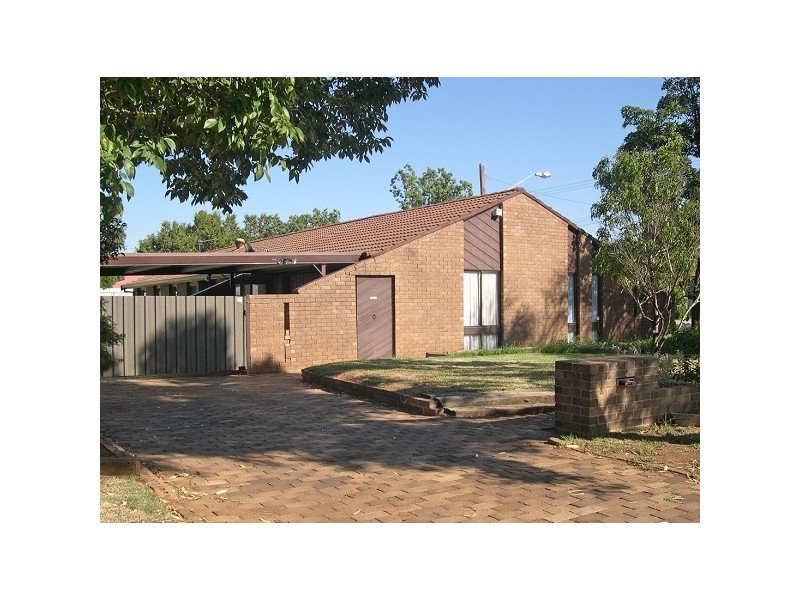 1 Hazelwood Drive, Dubbo NSW 2830