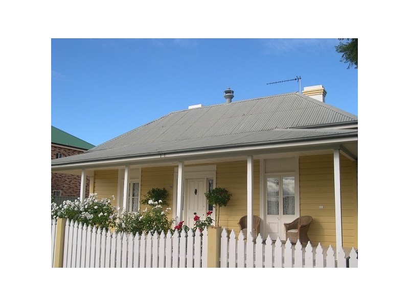75 Bultje Street, Dubbo NSW 2830