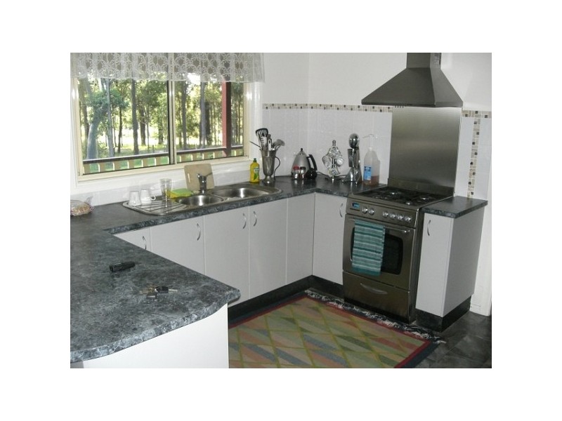 16 Meredith Road, Black Hill NSW 2322