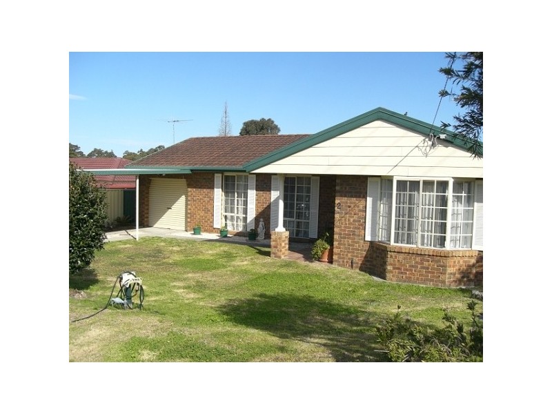 2 Country Grove Drive, Cameron Park NSW 2285