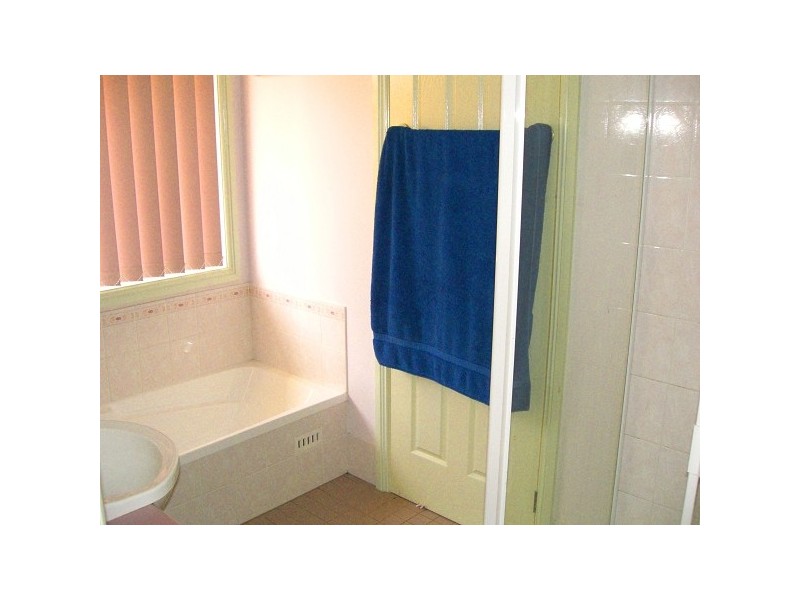 32 Flamingo Drive, Cameron Park NSW 2285