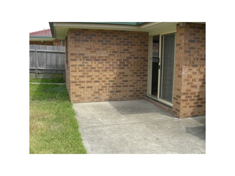 6 Grove Place, Cameron Park NSW 2285
