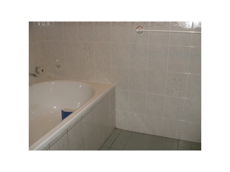 8 Renfrew Crescent, Edgeworth NSW 2285