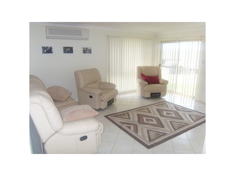 15 Saxon Street, Cameron Park NSW 2285