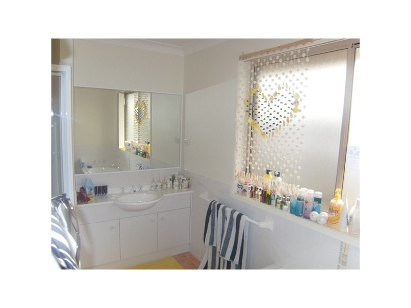 15 Saxon Street, Cameron Park NSW 2285