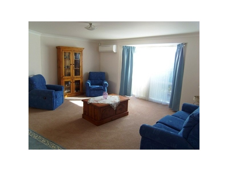 7 Jupiter Circuit, Cameron Park NSW 2285