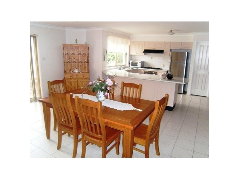 7 Jupiter Circuit, Cameron Park NSW 2285