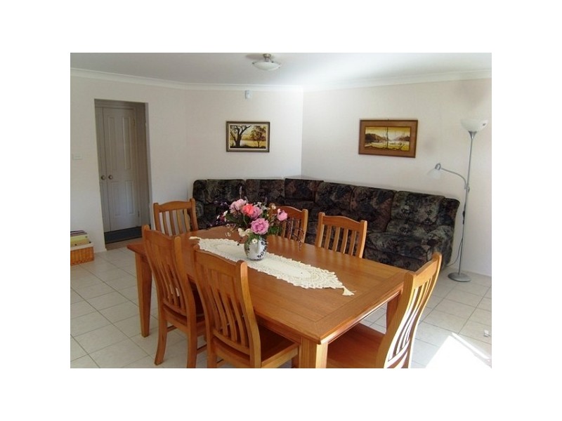 7 Jupiter Circuit, Cameron Park NSW 2285
